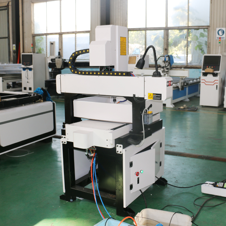 ماكينة نقش وطحن CNC صغيرة ثلاث - مراجعة Cnc Router Machine وسعره