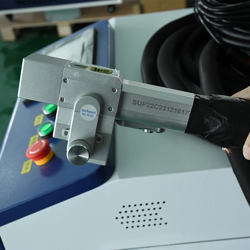 رأس تنظيف بالليزر محمول باليد  - مراجعة Industrial Laser Cleaning وسعره