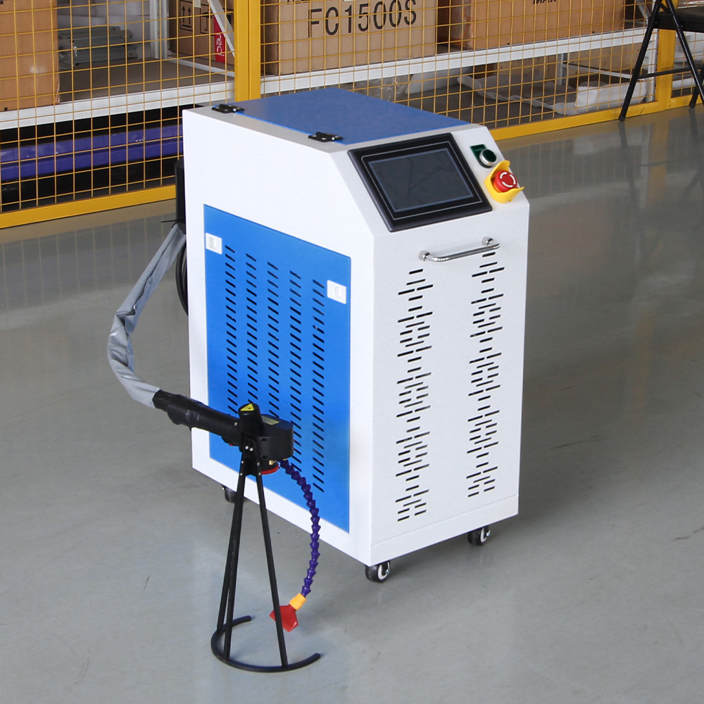 آلة تنظيف بالليزر مخصصة بقوة 1 - مراجعة Industrial Laser Cleaning وسعره
